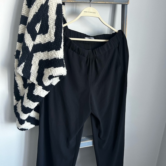 Used black wide leg pants. - Picture 1 of 2